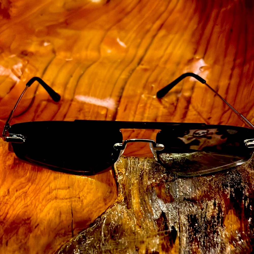 90s inspired sunglasses